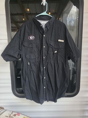 Columbia Black Short-Sleeve Button-Down Fishing Shirt with Georgia Logo